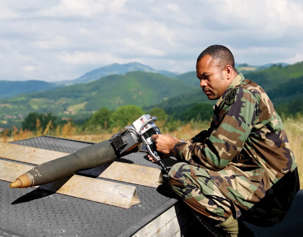 LP-MarkStar-Lifestyle-image-Military-WEB (1)